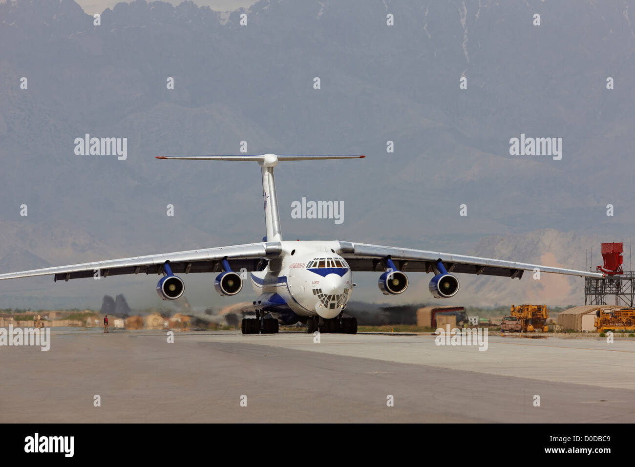 Avions de Transport IL-76 Ilushin à Bagram Air Field Banque D'Images