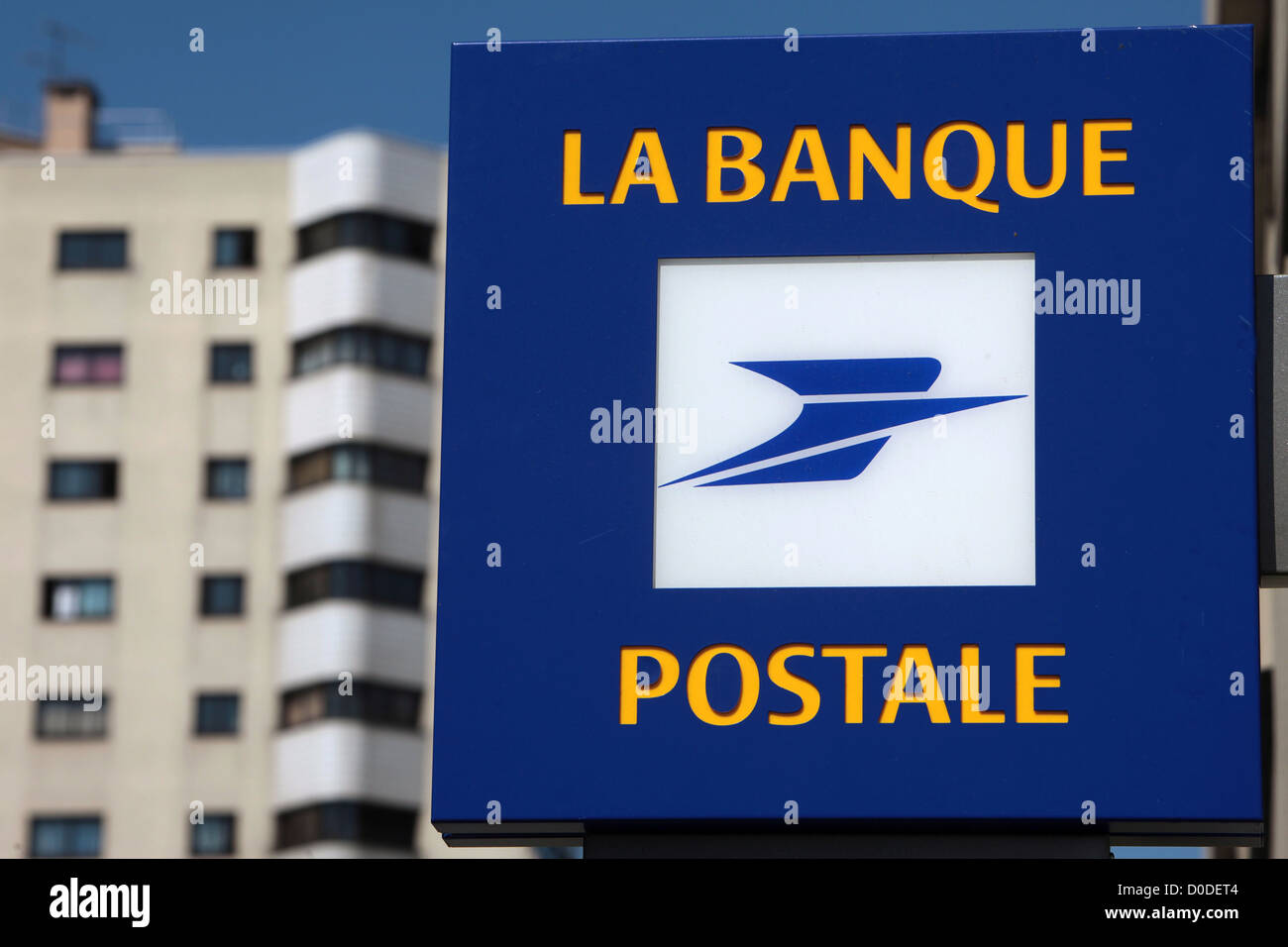 Signer POUR LA BANQUE POSTALE ET LE LOGO DE LA POSTE FRANÇAISE SERVICES SAINT-MAURICE VAL-de-Marne (94) ILE-DE-FRANCE FRANCE Banque D'Images