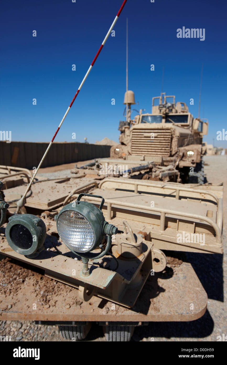 Vue détaillée phares sur la mienne rouleau fixé MRAP ou d'une mine et les embuscades véhicule protégé la province de Helmand en Afghanistan Banque D'Images