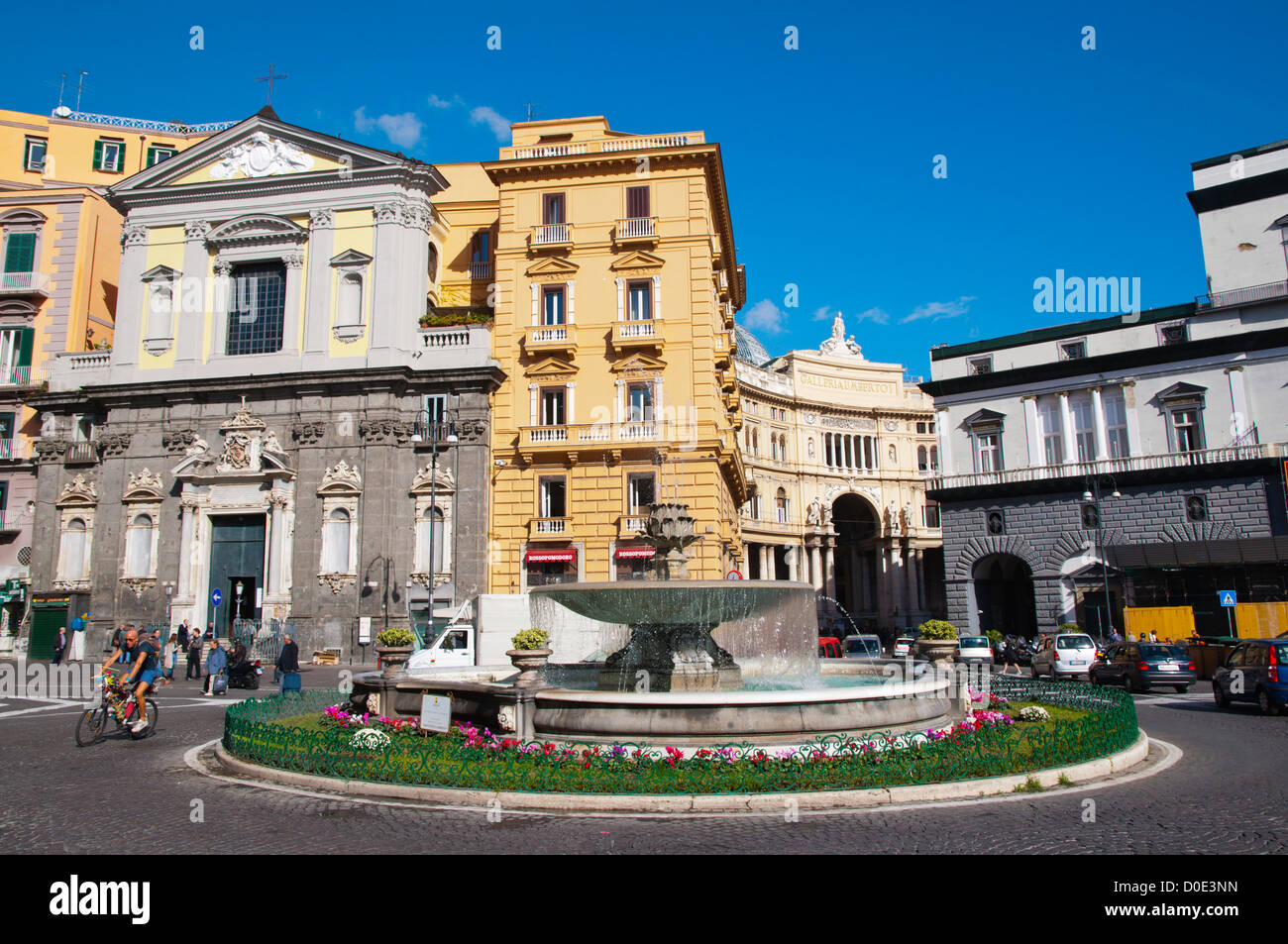 Piazza Trieste e Trento square quartier Santa Lucia Naples central city La région Campanie Italie Europe Banque D'Images