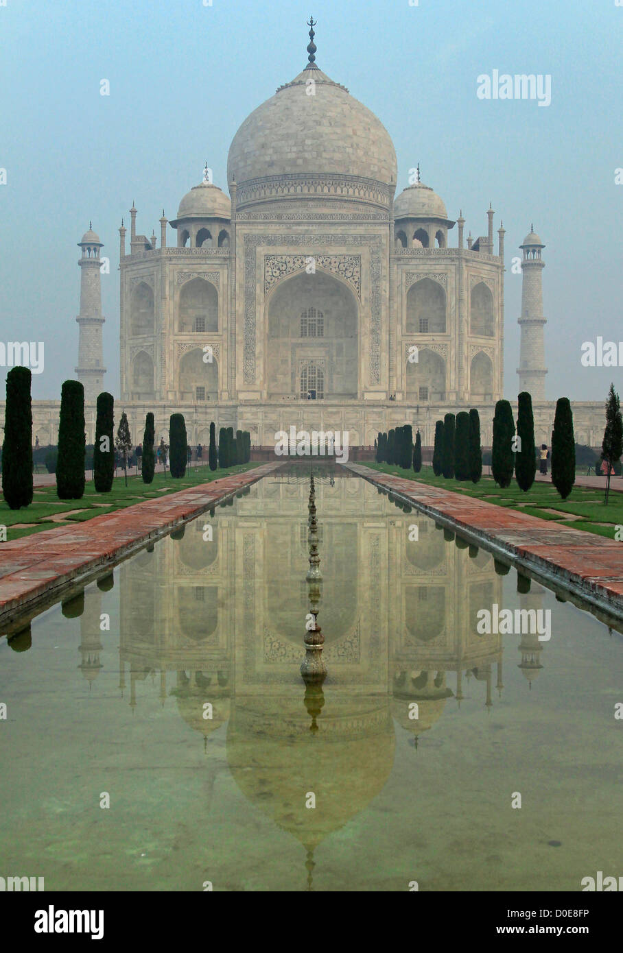 Le Taj Mahal, mausolée de marbre blanc à Agra, Uttar Pradesh, en Inde Banque D'Images