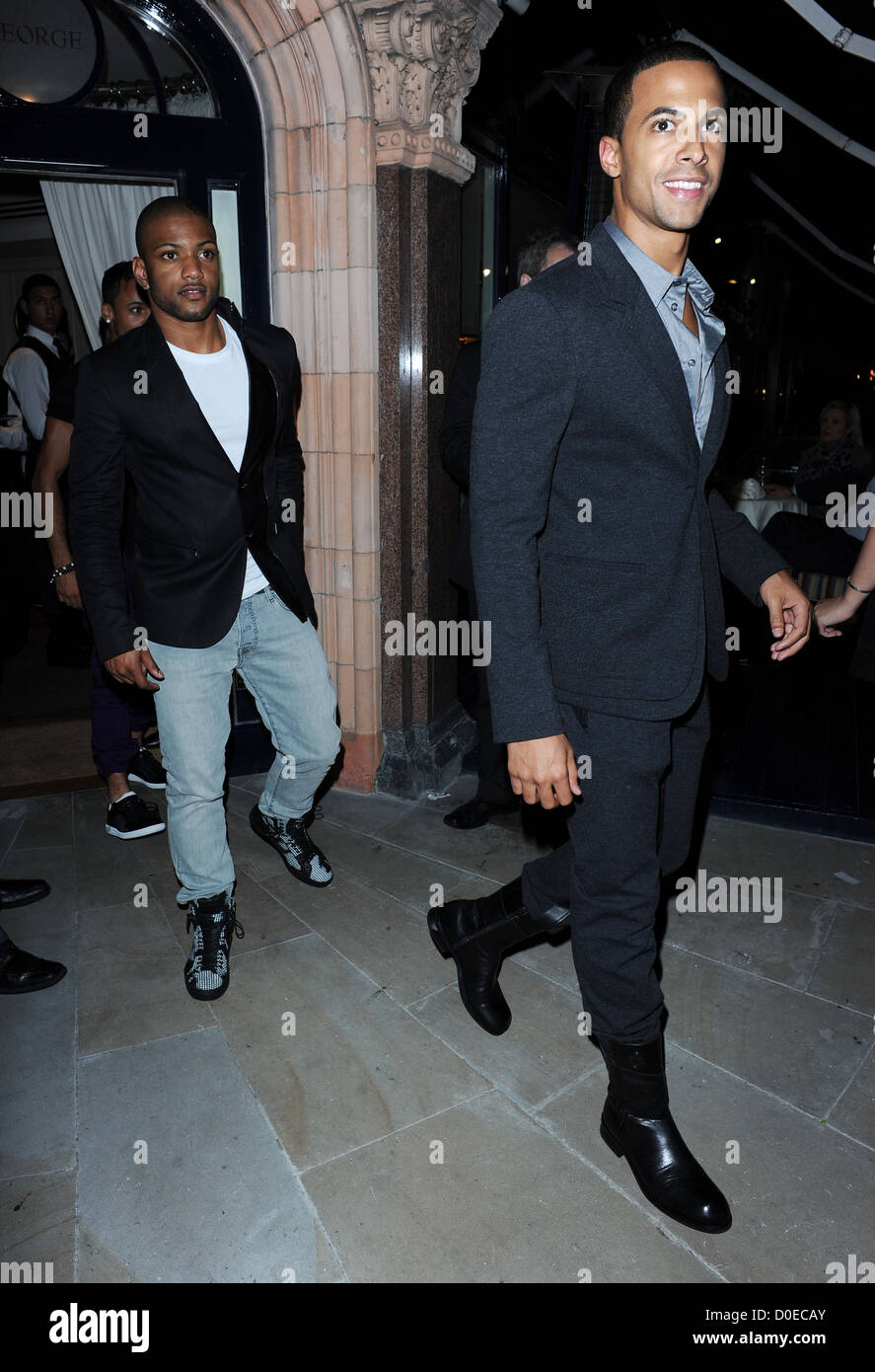 Jonathan 'JB' Gill et Marvin Humes de JLS de quitter le Club de George London, England - 08.09.10 Banque D'Images