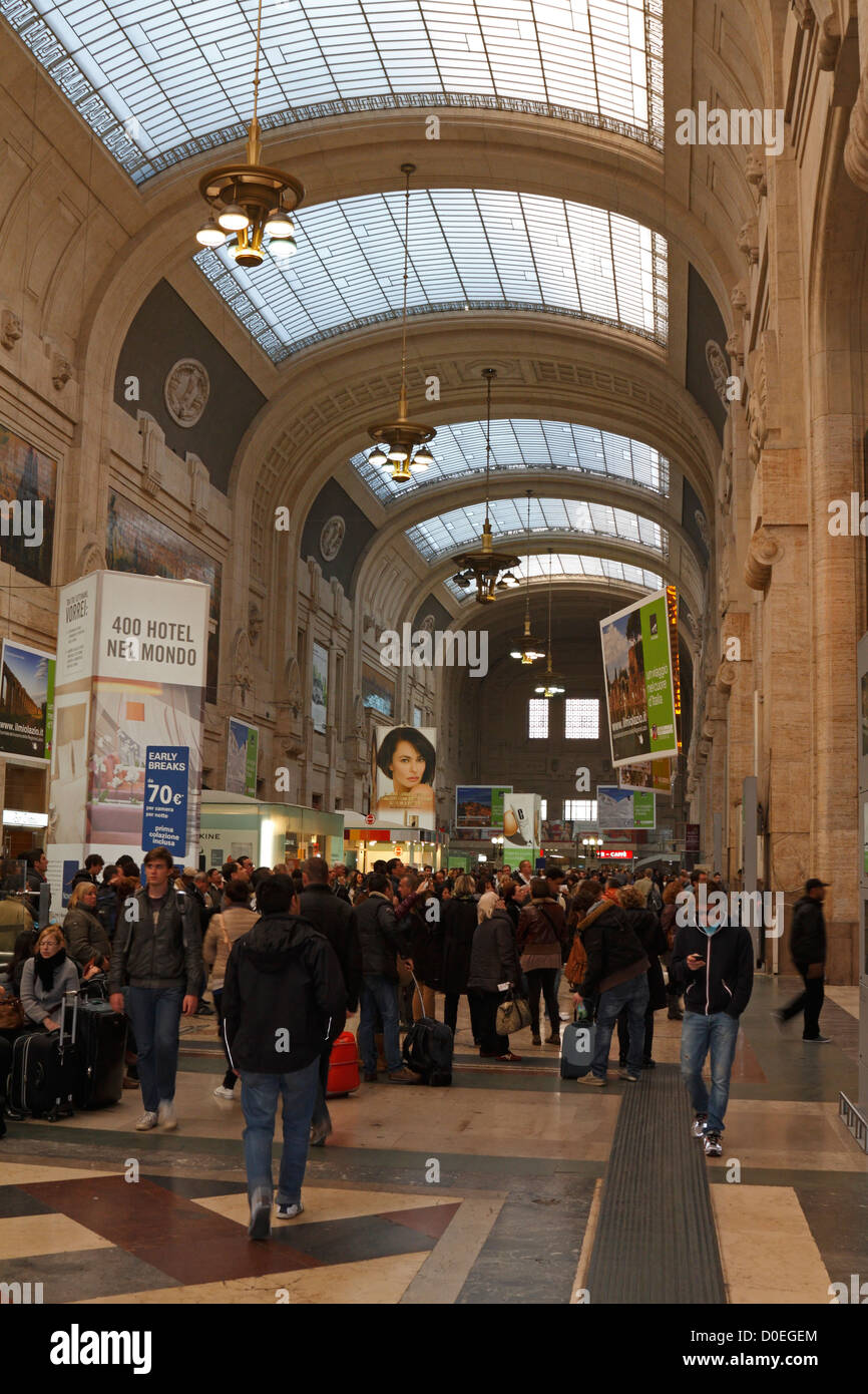 La gare centrale de Milan, Italie, Europe. Banque D'Images