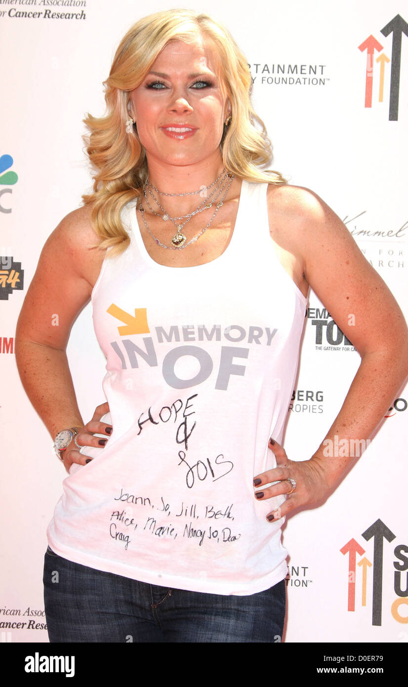 Alison Sweeney Stand Up to cancer tenue à StudiosArrivals Sony Pictures à Los Angeles, en Californie Banque D'Images