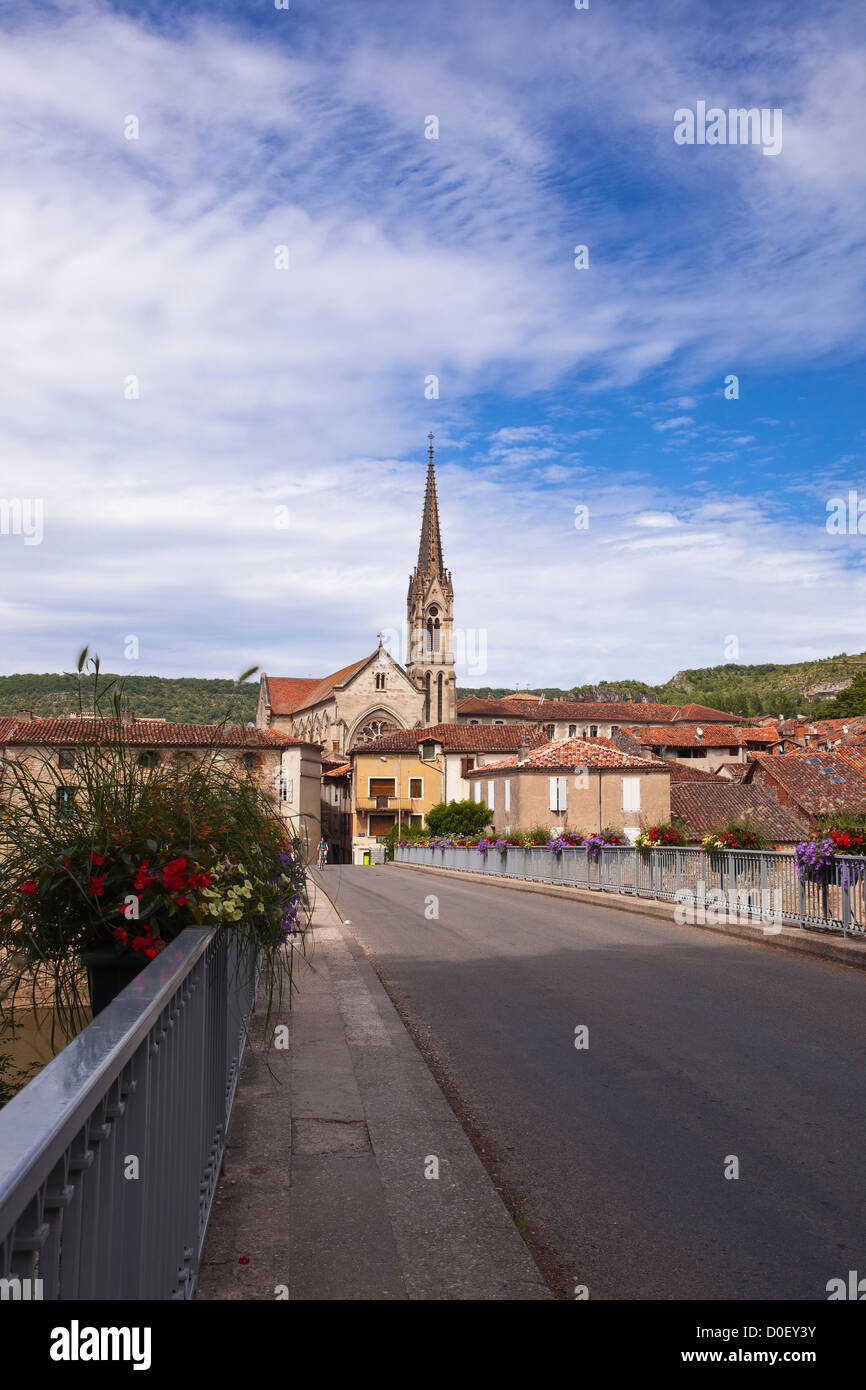Le village de Saint-Antonin-Noble-Val dans le Tarn. Banque D'Images