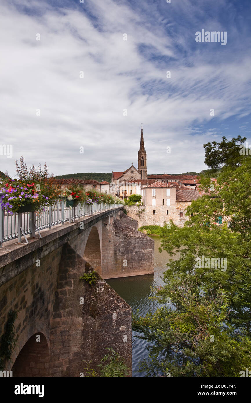 Le village de Saint-Antonin-Noble-Val dans le Tarn. Banque D'Images