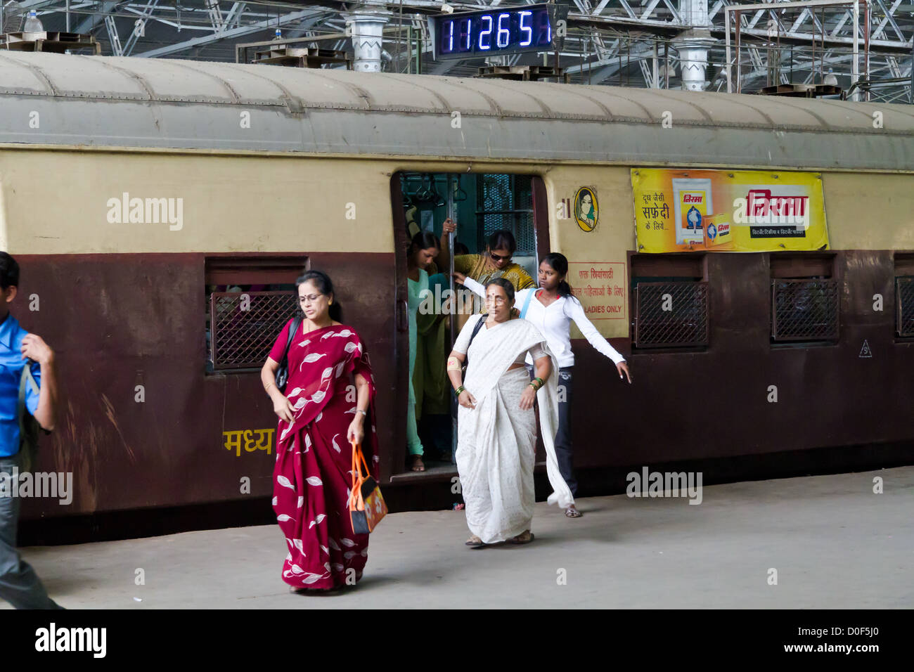 La vie quotidienne dans la Gare Chhatrapati Shivaji de Mumbai, Inde Banque D'Images