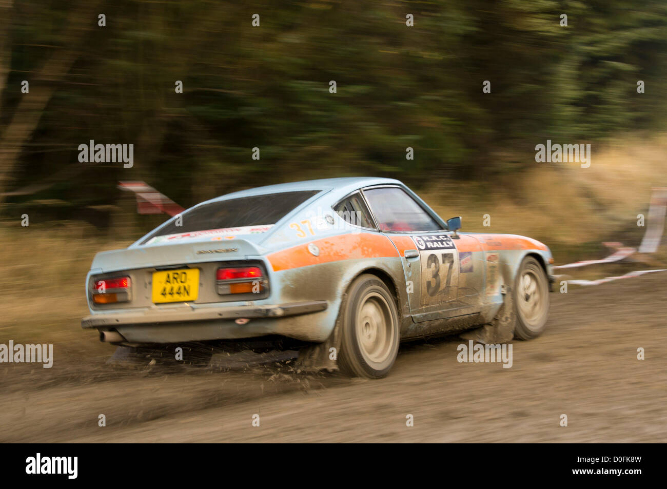 Datsun 240 Z Robert Fermer Mike Reynolds 50e au classement général à la fin de jour 2 du RAC Rally. Pickering, North Yorkshire, UK. Le Roger Albert Clark Rally 2012 organisé par le Motor Club De Lacy. Les pilotes et leurs voitures à Co-Drivers poussant les limites de la piste à la Gale Rigg au jour 2 étape des 3 jours de l'événement. Banque D'Images