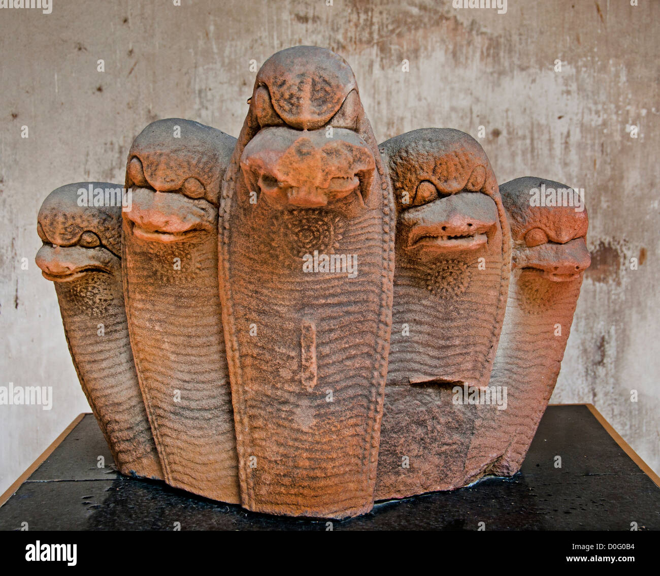 Tête de Naga Art Khmer style Angor Wat 12 e siècle Musée National de Bangkok Thaïlande Nakhon Ratchasima Banque D'Images