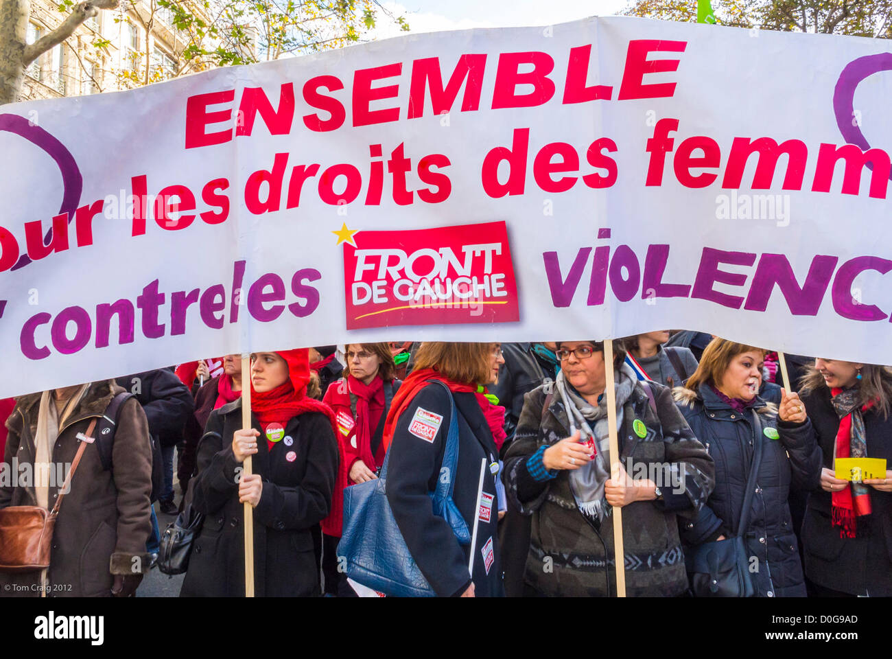 Paris, France, manifestation contre la violence envers les femmes, groupes politiques, Journée internationale des droits de la femme 8 mars, égalité des femmes, bannières des manifestants Banque D'Images
