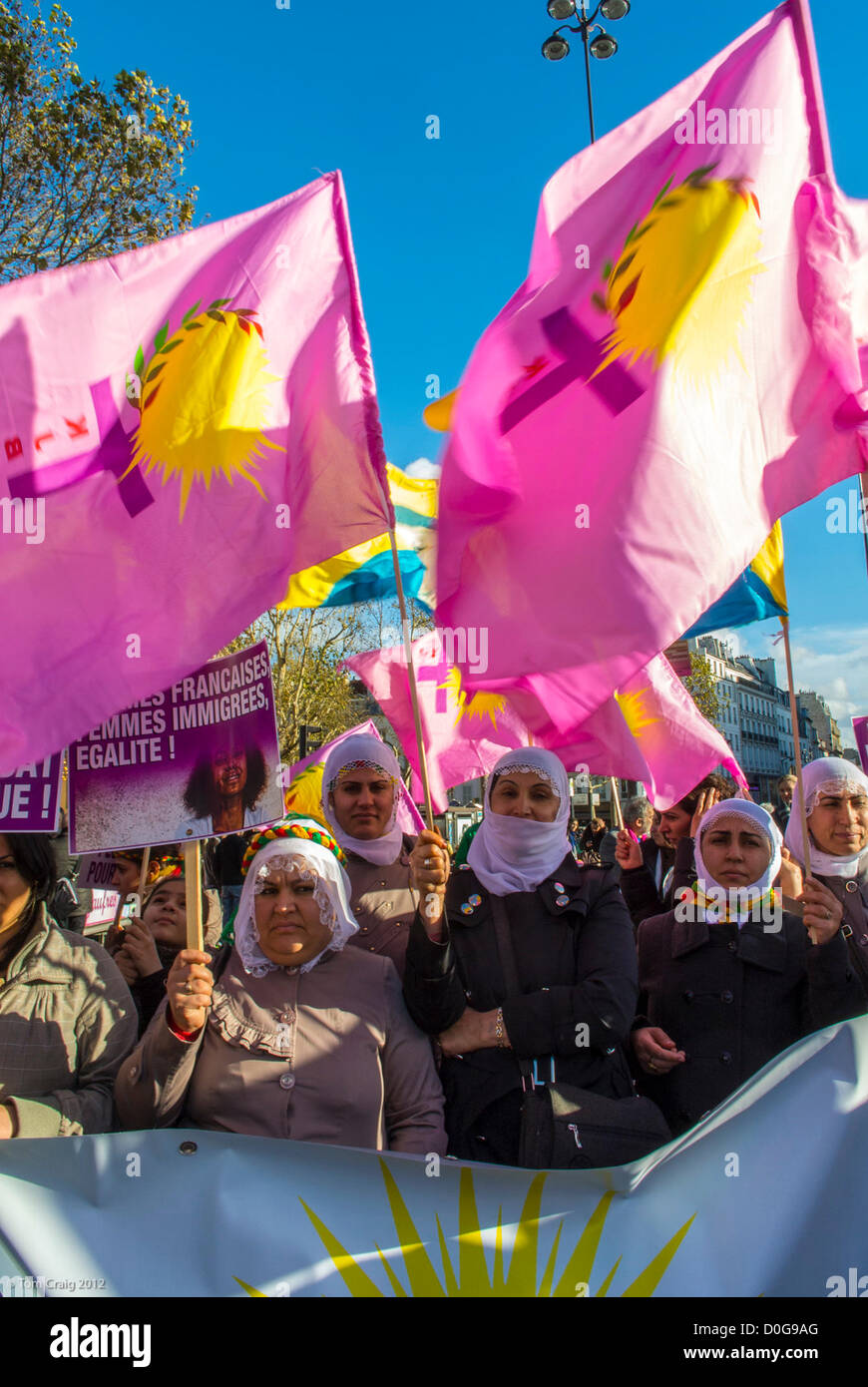 Paris, France, les différents groupes féministes ont organisé une marche contre la violence à l'égard des femmes, la Journée internationale des droits des femmes Banque D'Images