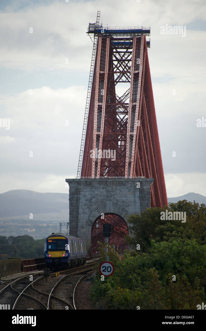 Pont du Forth. Le pont de chemin de fer sur le Firth of Forth près d'Edimbourg fait partie de la ligne principale entre Londres et l'Ecosse Banque D'Images