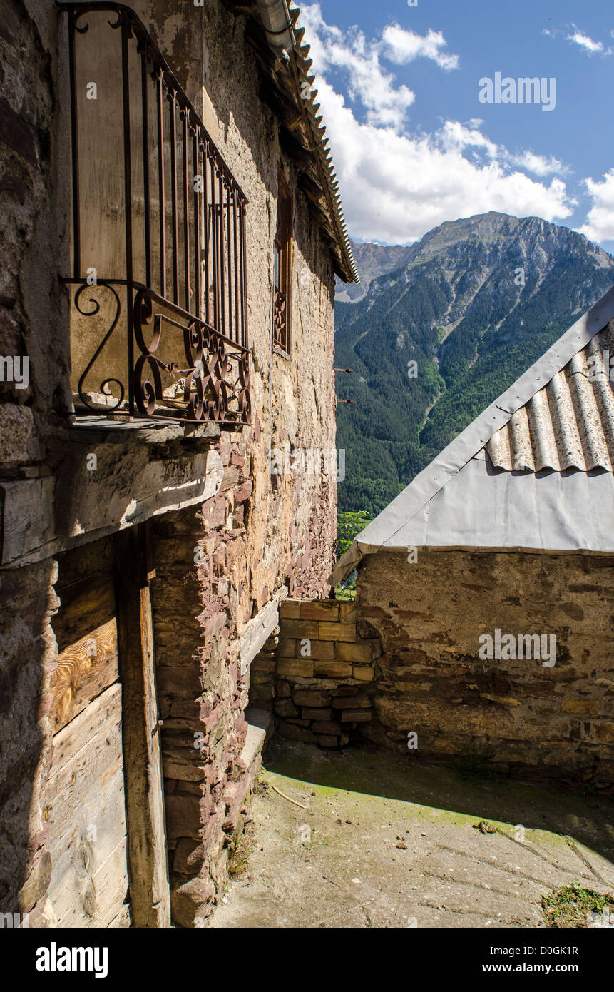 petit-village-de-gistain-la-vall-e-de-chistau-pyr-n-es-de-huesca