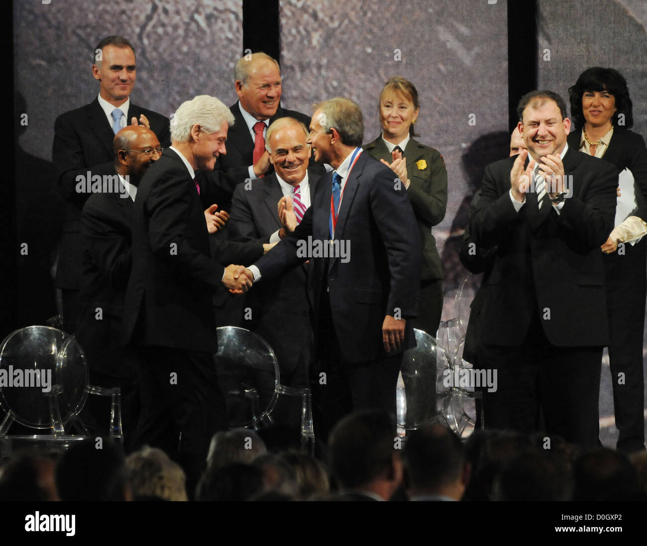 Bill Clinton et Tony Blair, ancien Premier Ministre Tony Blair a reçu la Médaille de la liberté 2010 Cérémonie au Banque D'Images