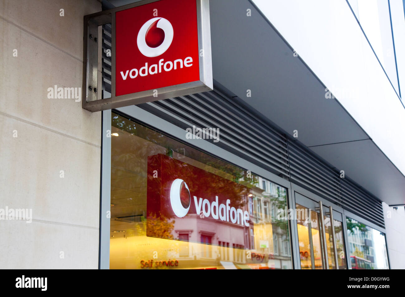 Front Shop, Vodafone, téléphone mobile détaillant, Cheapside, Londres, UK  Photo Stock - Alamy
