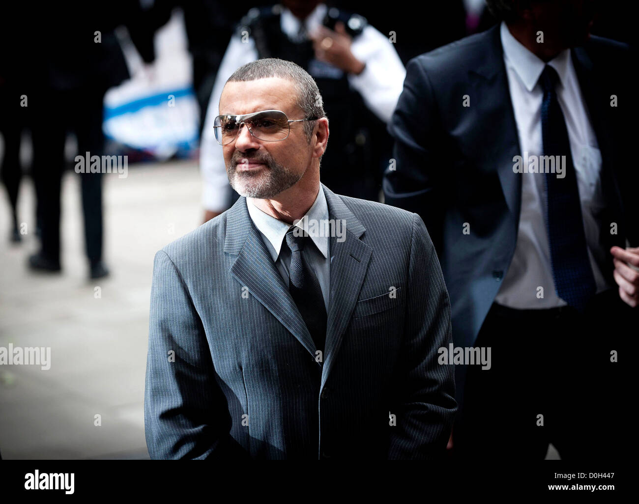 George Michael arrive à Highbury Corner Magistrates Court d'être condamnés pour infractions relatives à la conduite d'Londres, Angleterre - 14.09.10 Banque D'Images