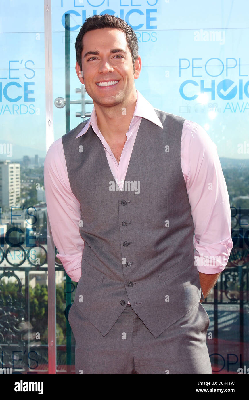 Zachary Levi en 2011 People's Choice Awards annonce, tenue à l'hôtel de Londres. Los Angeles, Californie - Banque D'Images