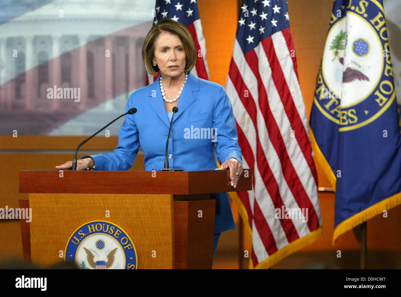 Le président de la Chambre Nancy Pelosi tient sa conférence de presse hebdomadaire à l'U.S Capitol Washington DC, USA - 16.10.10 Banque D'Images