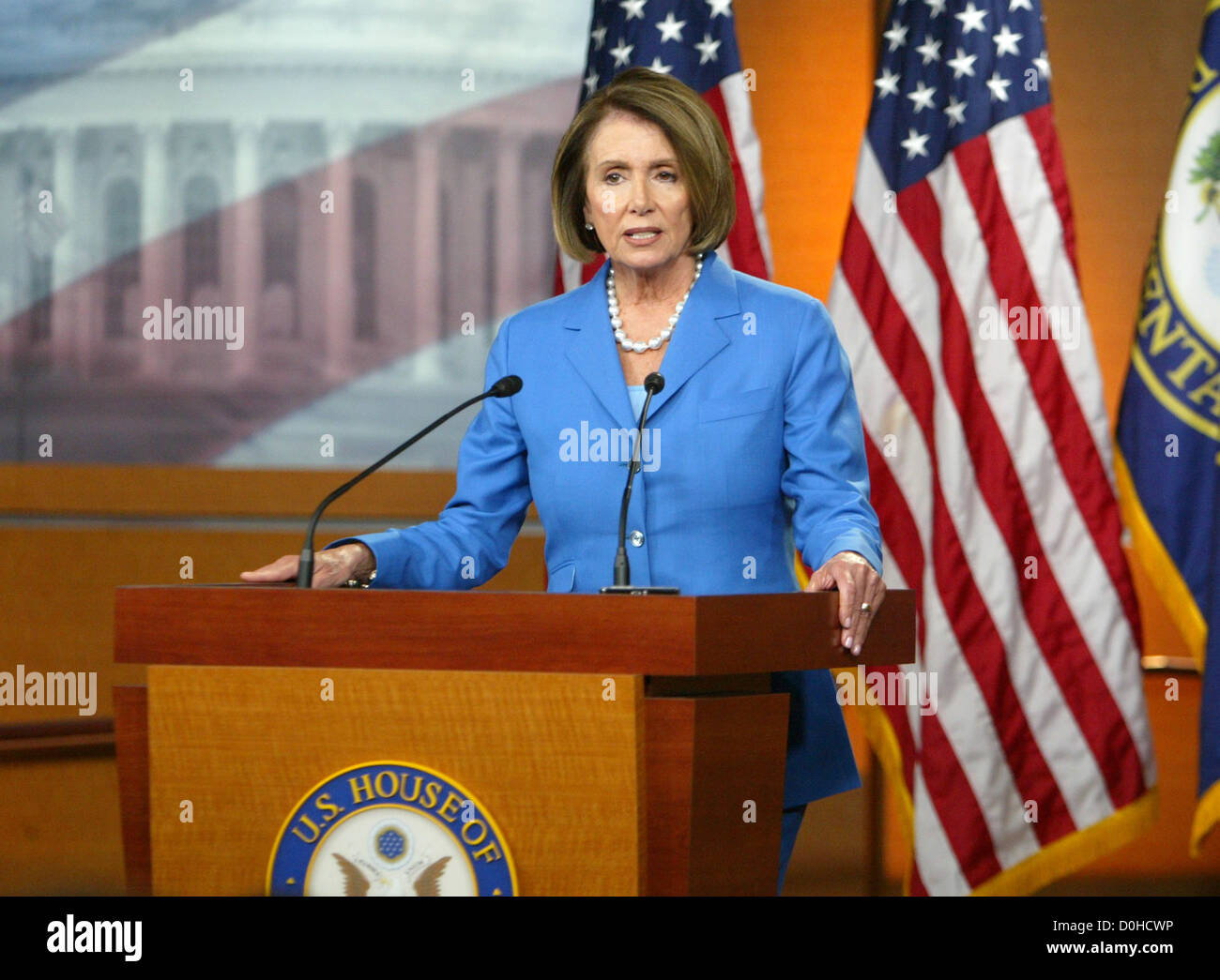 Le président de la Chambre Nancy Pelosi tient sa conférence de presse hebdomadaire de la capitale américaine Washington DC, USA - Obligatoire 16.10.10 Banque D'Images