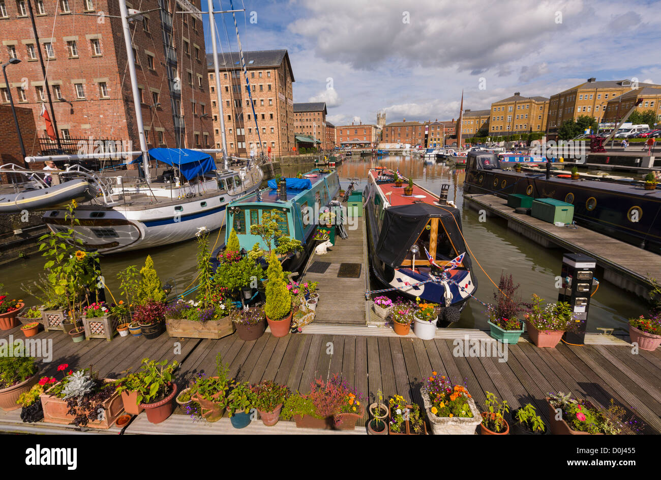 Canal bateaux amarrés au quai, Gloucester Gloucester Historique Banque D'Images