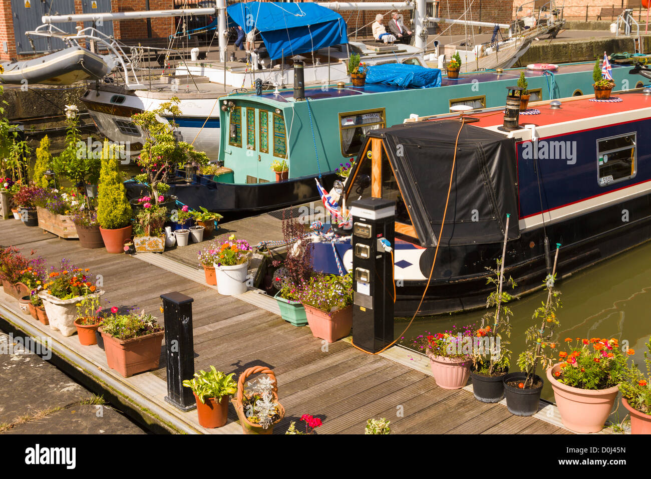 Canal bateaux amarrés au quai, Gloucester Gloucester Historique Banque D'Images