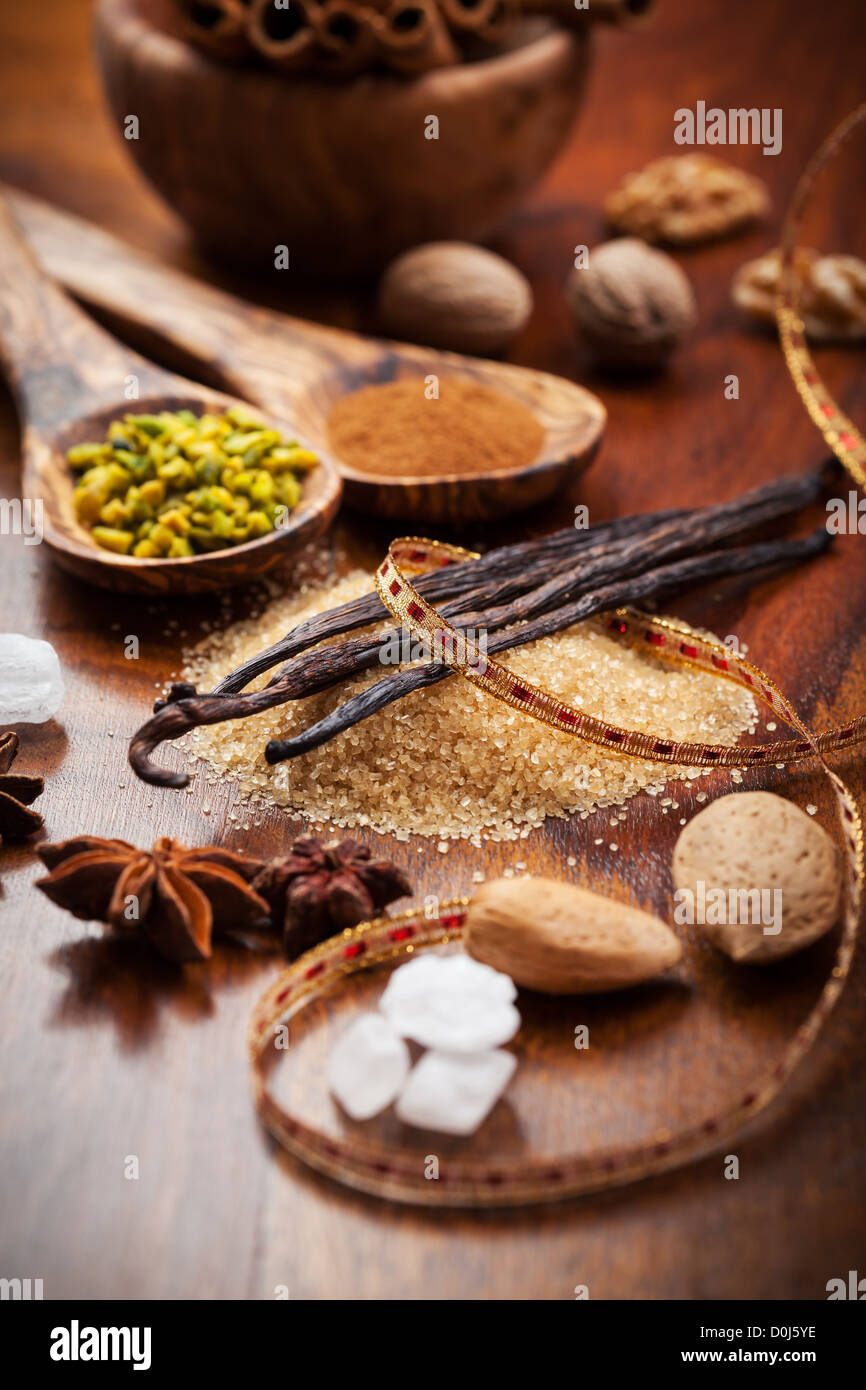 Ingrédients aromatiques pour les biscuits de Noël Banque D'Images