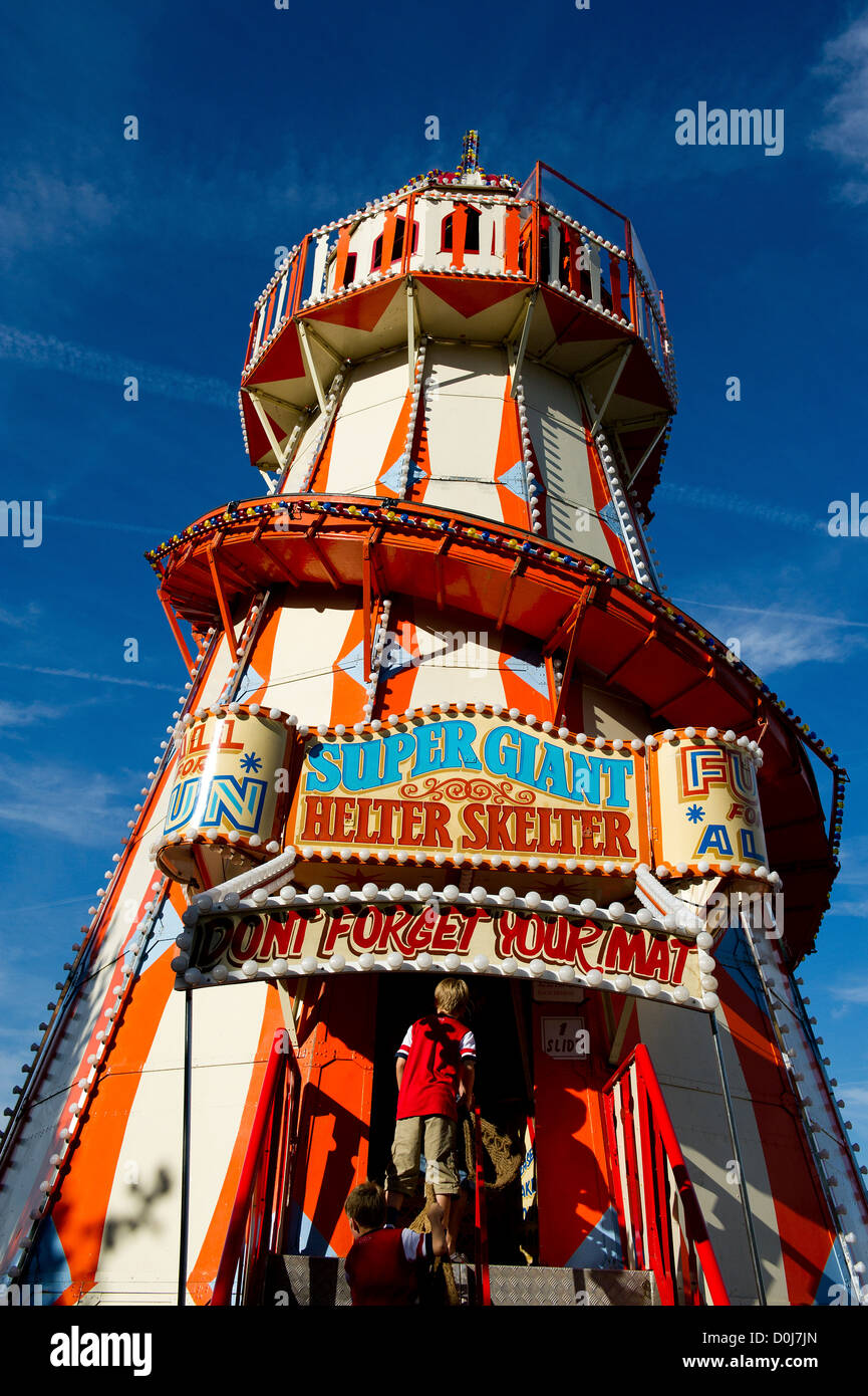 Un pêle-mêle fête foraine ride. Banque D'Images