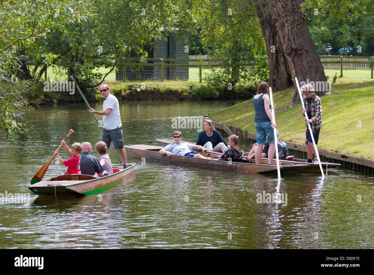 Barque sur la rivière Cherwell à Oxford. Banque D'Images