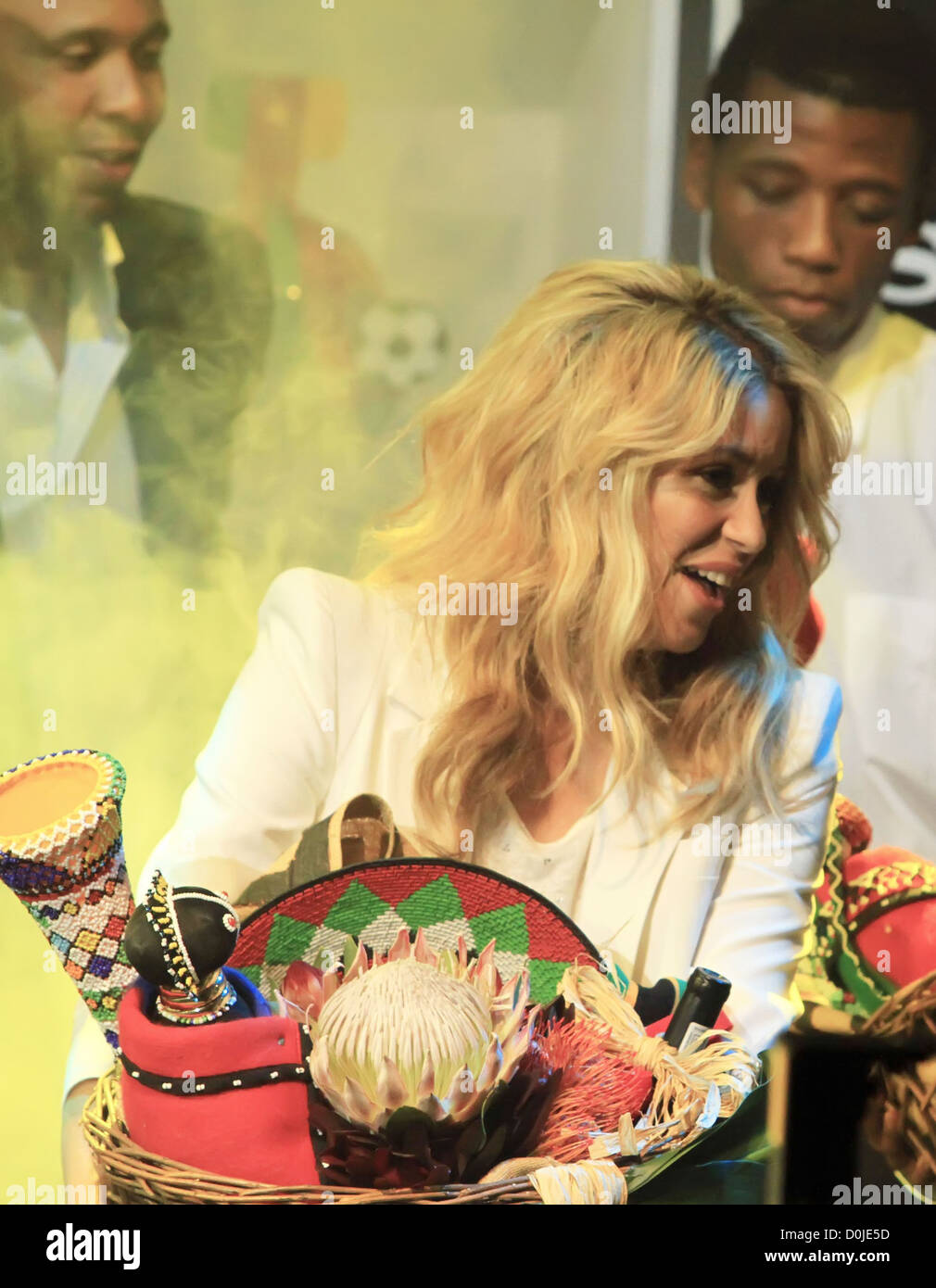 Shakira lance la Coupe du Monde officiel chanson 'Waka Waka (This Time for  Africa)" qui a été parrainé par Sony 3D World Photo Stock - Alamy