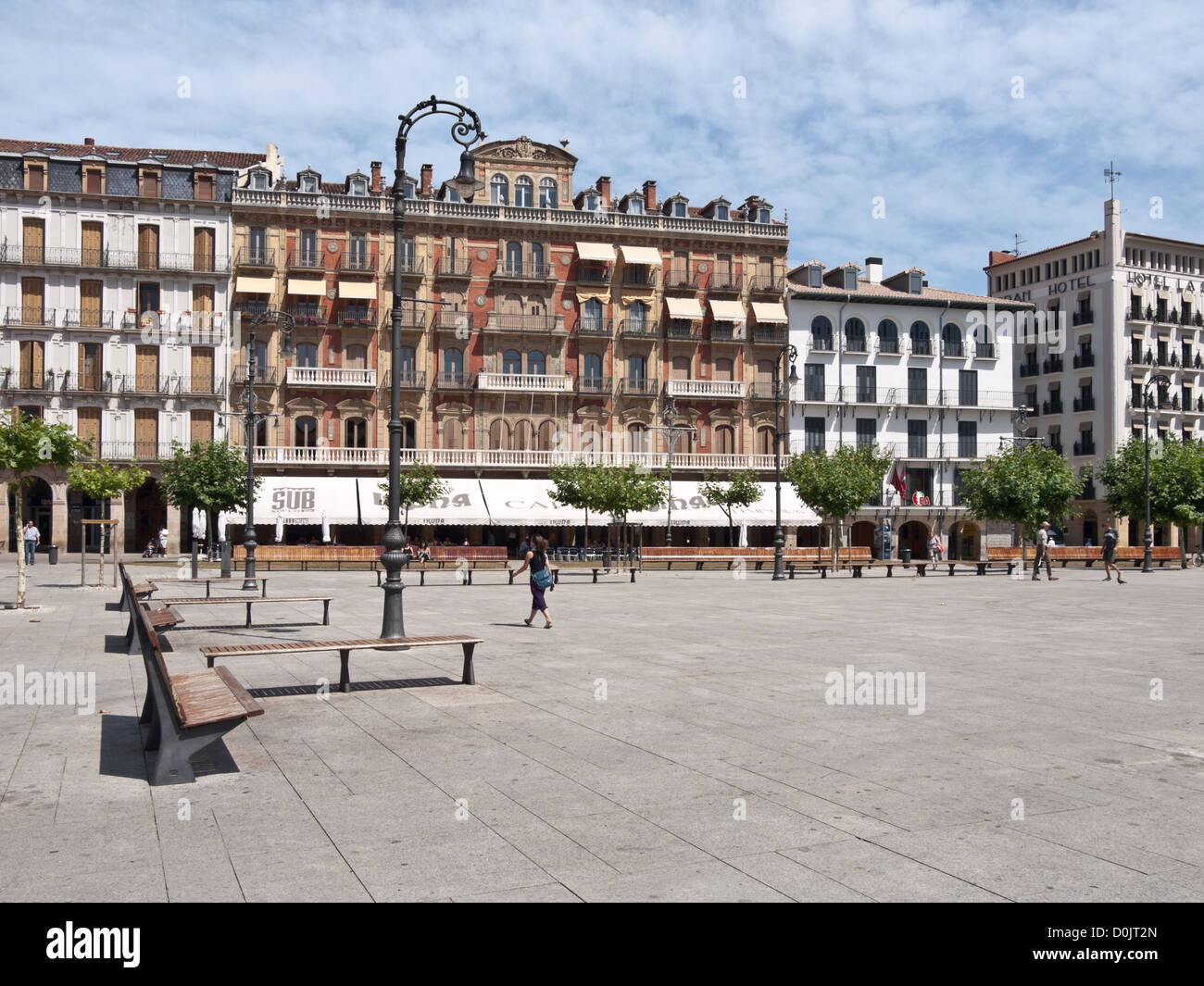 Pamplona, Espagne : Place du Château est le cœur et l'âme de la ville. Le célèbre Café iruña en arrière-plan. Banque D'Images