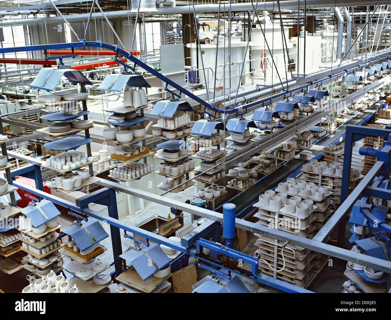 L'usine de porcelaine Rosental avec flux de matériel informatisé en Bavière. Banque D'Images