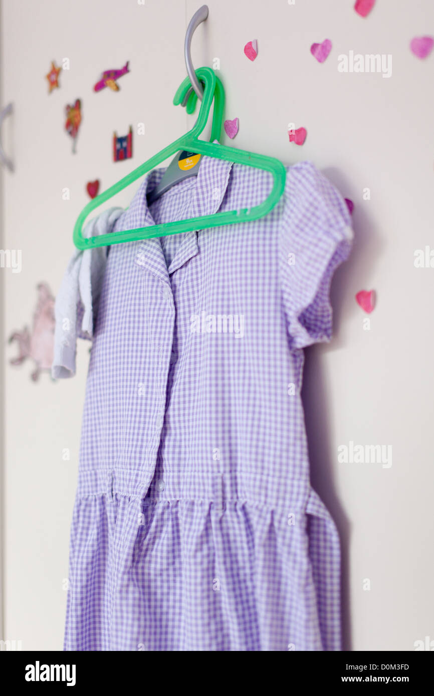 Uniforme d'été de l'école primaire Banque D'Images