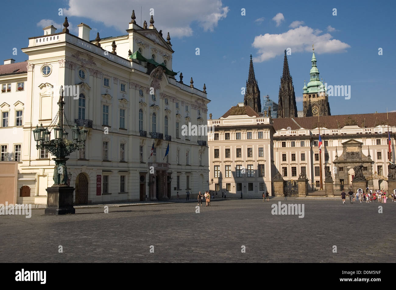 Elk188-1145 République Tchèque, Prague, le château de Prague, 9e-20e c, l'entrée principale à partir de la Place du Château, Banque D'Images