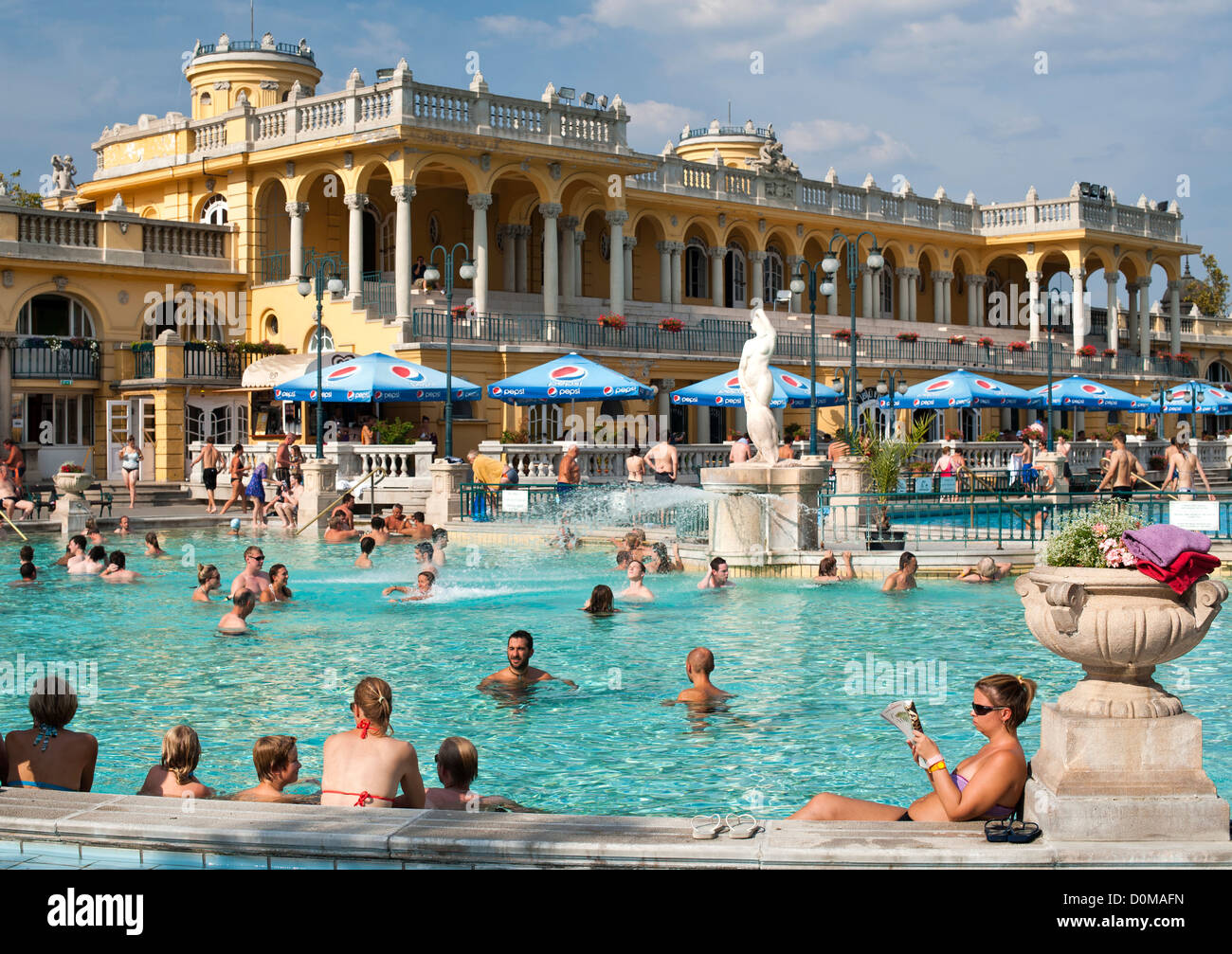 Les Bains Széchenyi à Budapest, capitale de la Hongrie. Banque D'Images