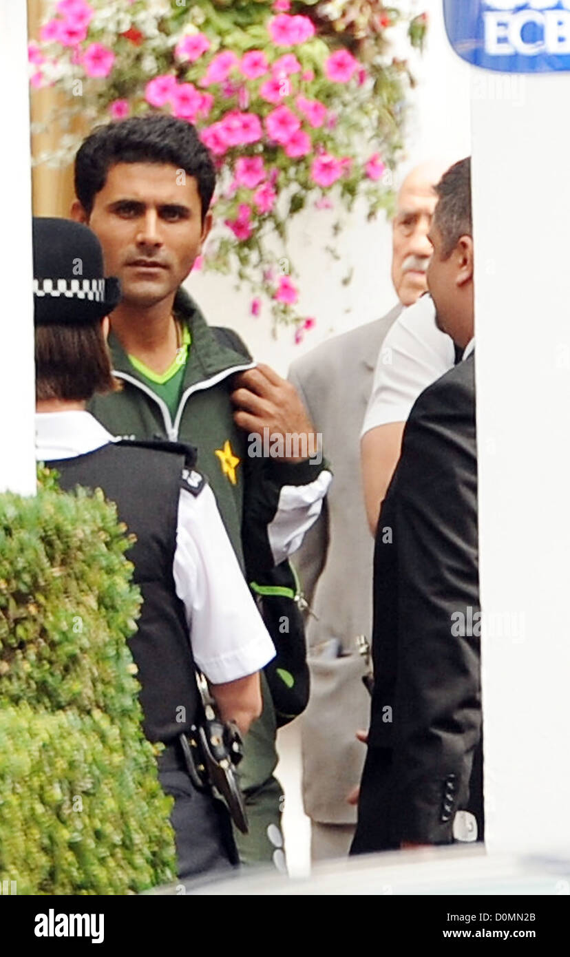 Abdul Razzaq l'équipe de cricket Pakistanais quittent leur hôtel du centre de Londres. Londres, Angleterre - 30.08.10 Banque D'Images