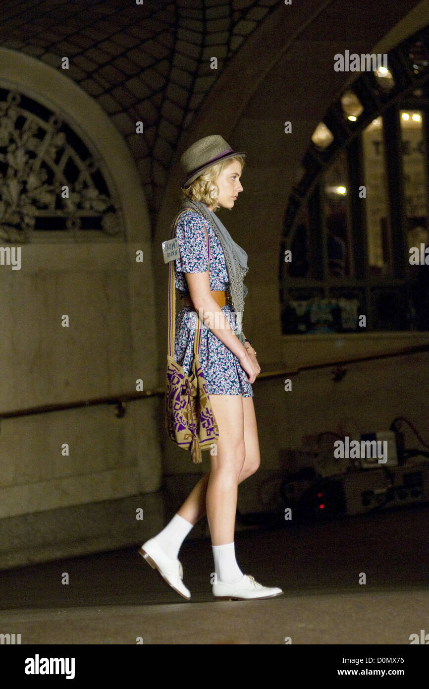 Greta Gerwig 'Arthur' tournage sur place à Manhattan, New York City, USA - 01.09.10 Banque D'Images