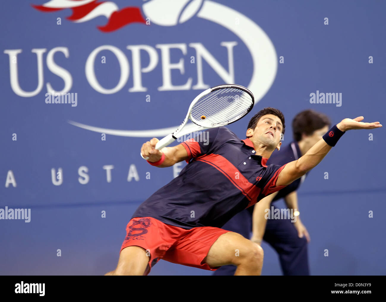 Novak Djokovic (SRB) masculin au cours de son match contre Philipp Petzschner (GER) au jour 4 de l'US Open de tennis 2010 Banque D'Images