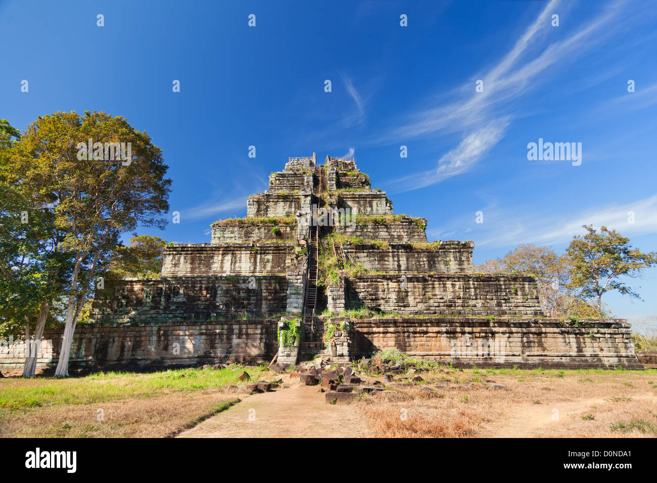 Pyramide en khmer ancien Koh Kher, Cambodge Banque D'Images