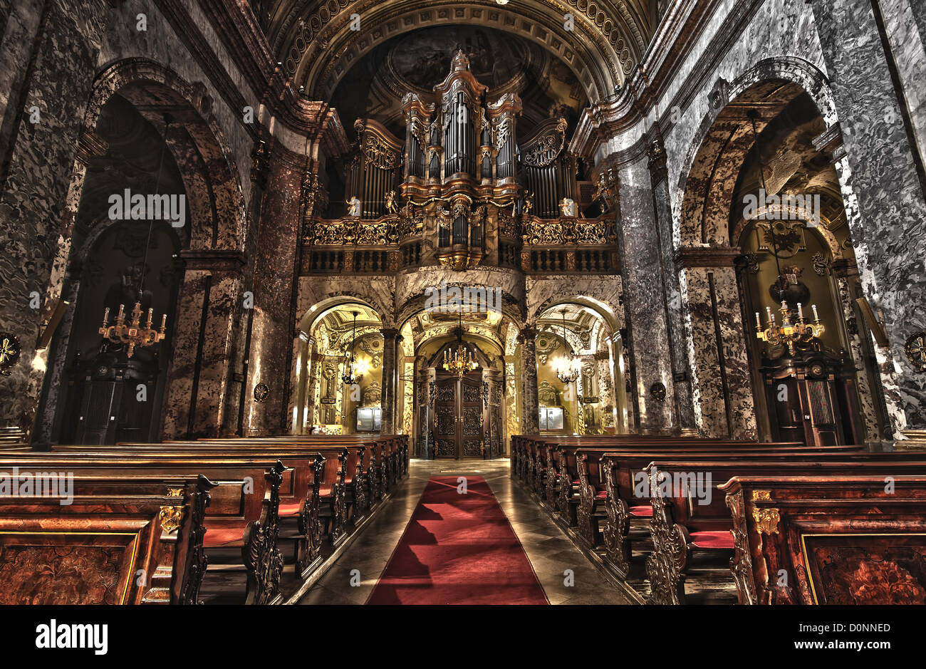 L'intérieur de l'église ancienne Banque D'Images