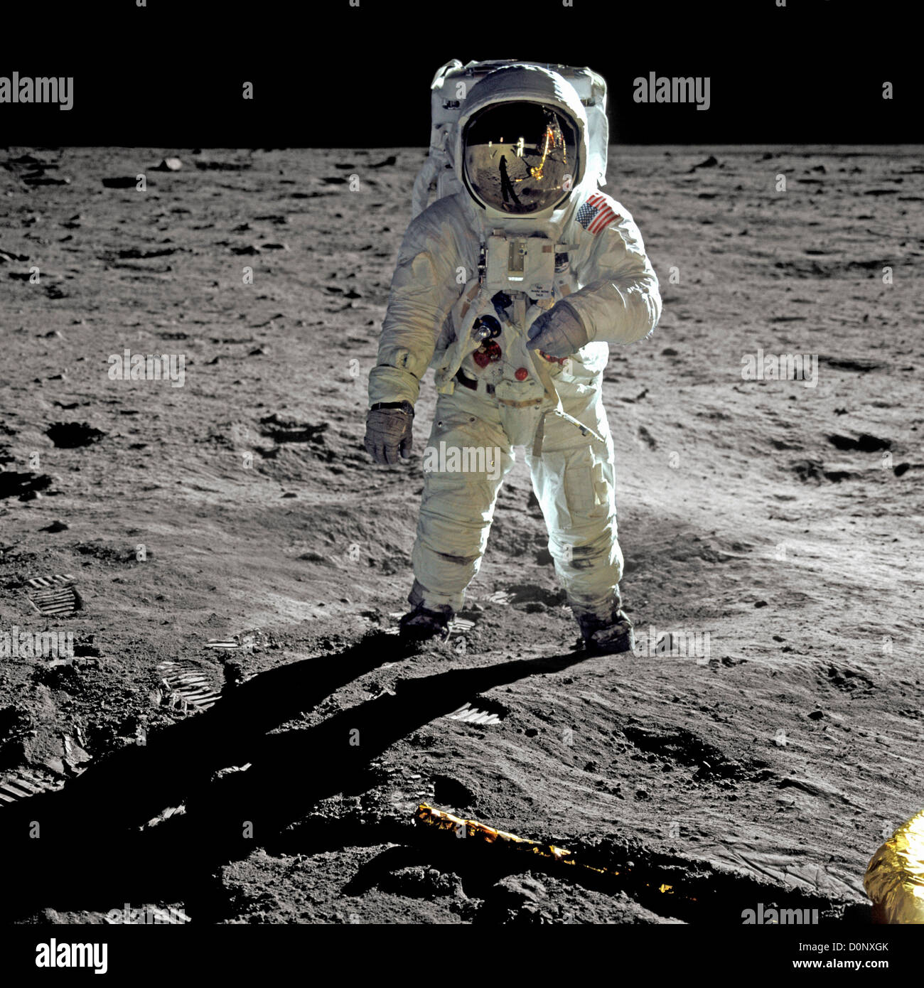Promenades Buzz Aldrin sur la lune lors de la mission Apollo 11 Banque D'Images