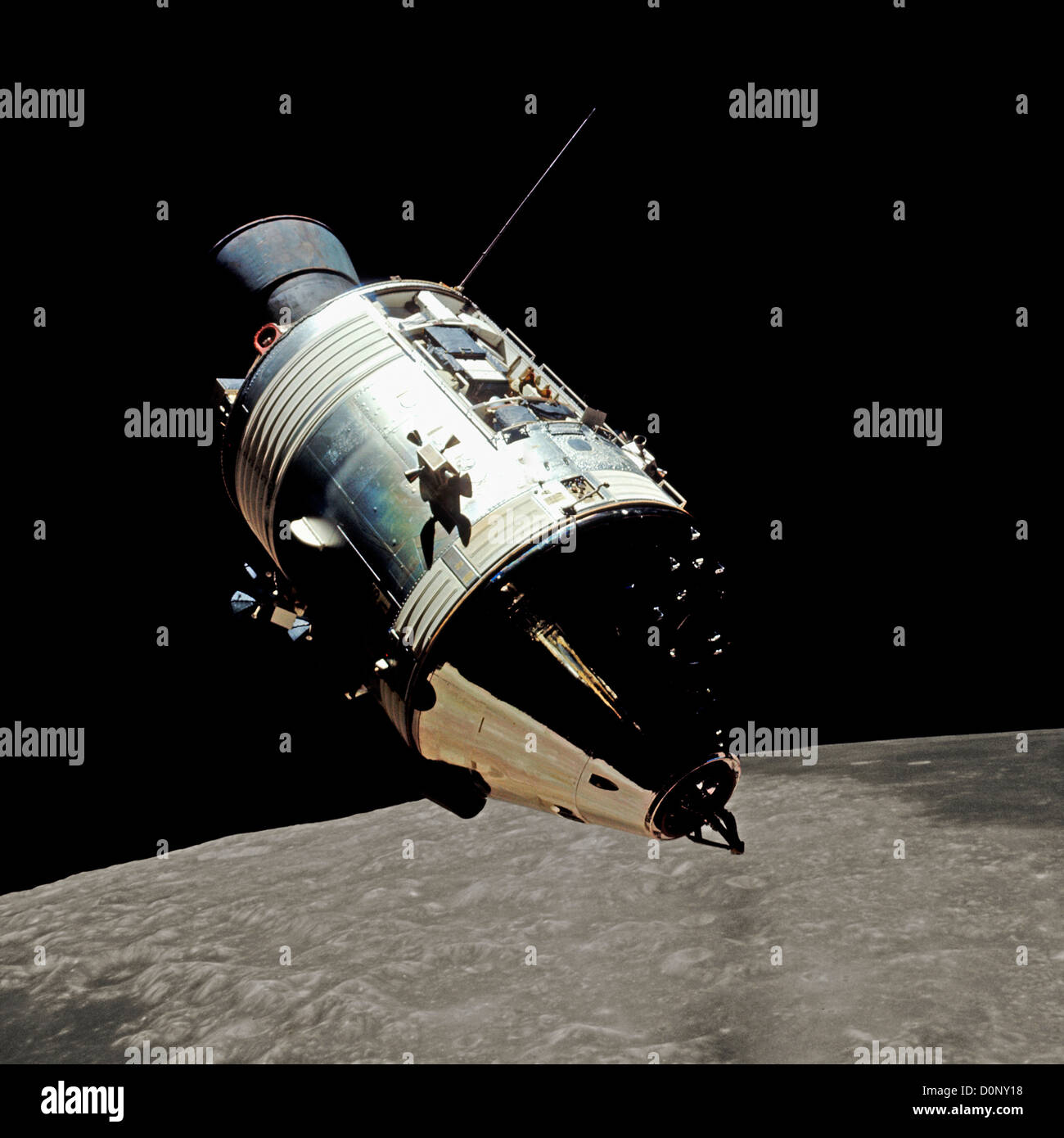 Module de commande Apollo 17 nord au-dessus de la Lune Banque D'Images