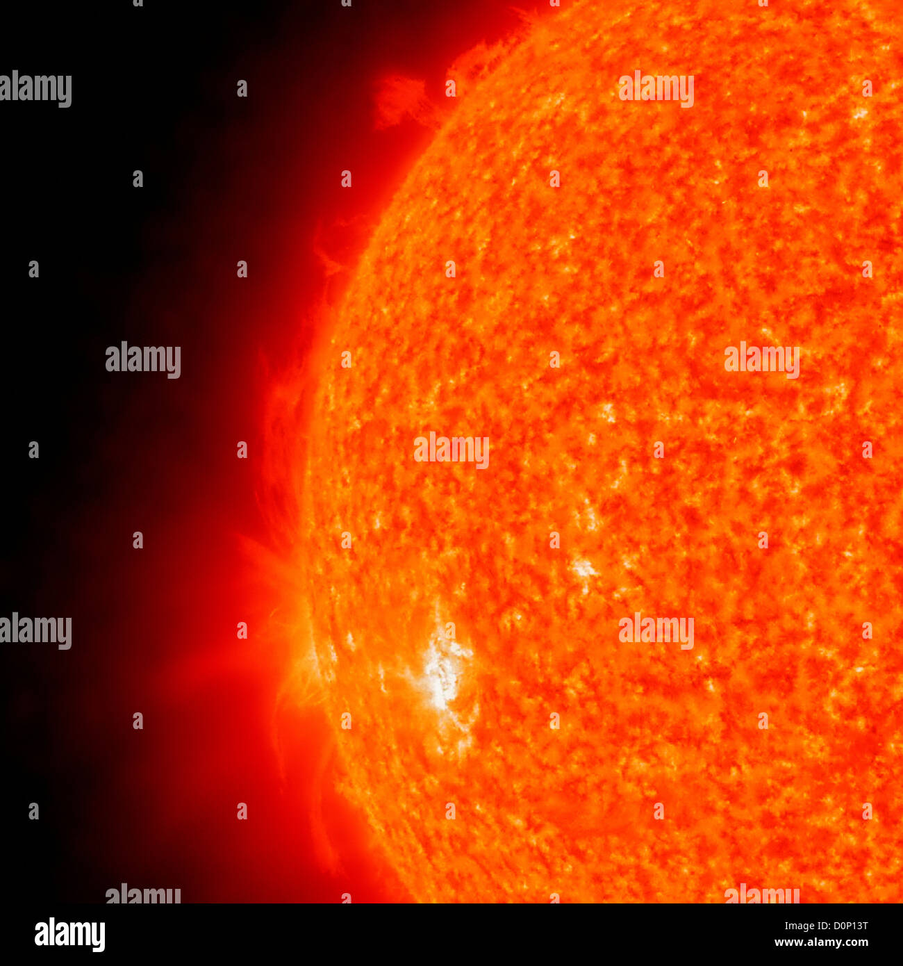 L'Observatoire des relations Soleil-Terre (stéréo) derrière l'engin spatial observé dans beaucoup d'onde 304 Angstrom solar Banque D'Images