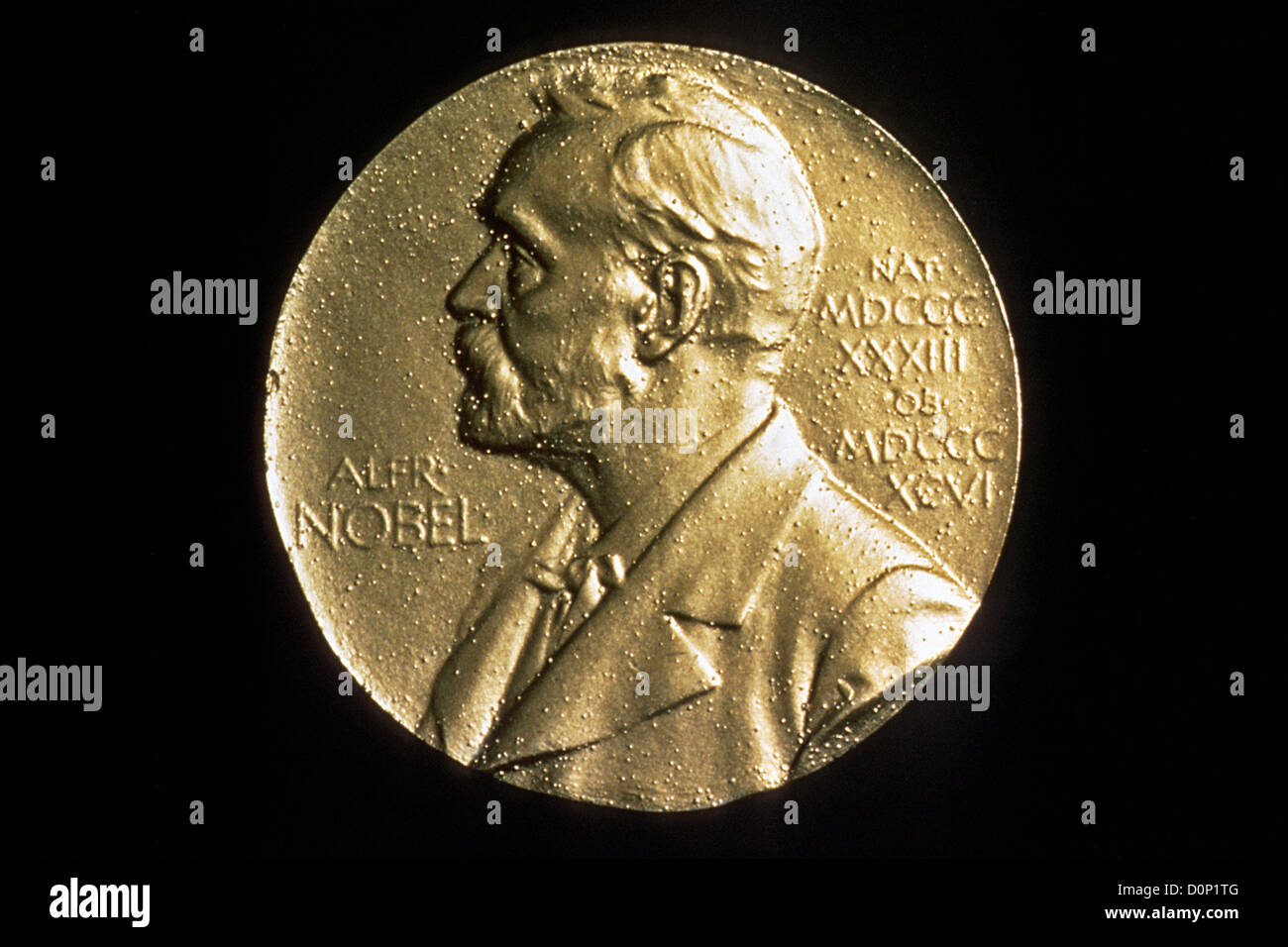 L'avant de la médaille du Prix Nobel, avec un profil d'Alfred Nobel. Banque D'Images