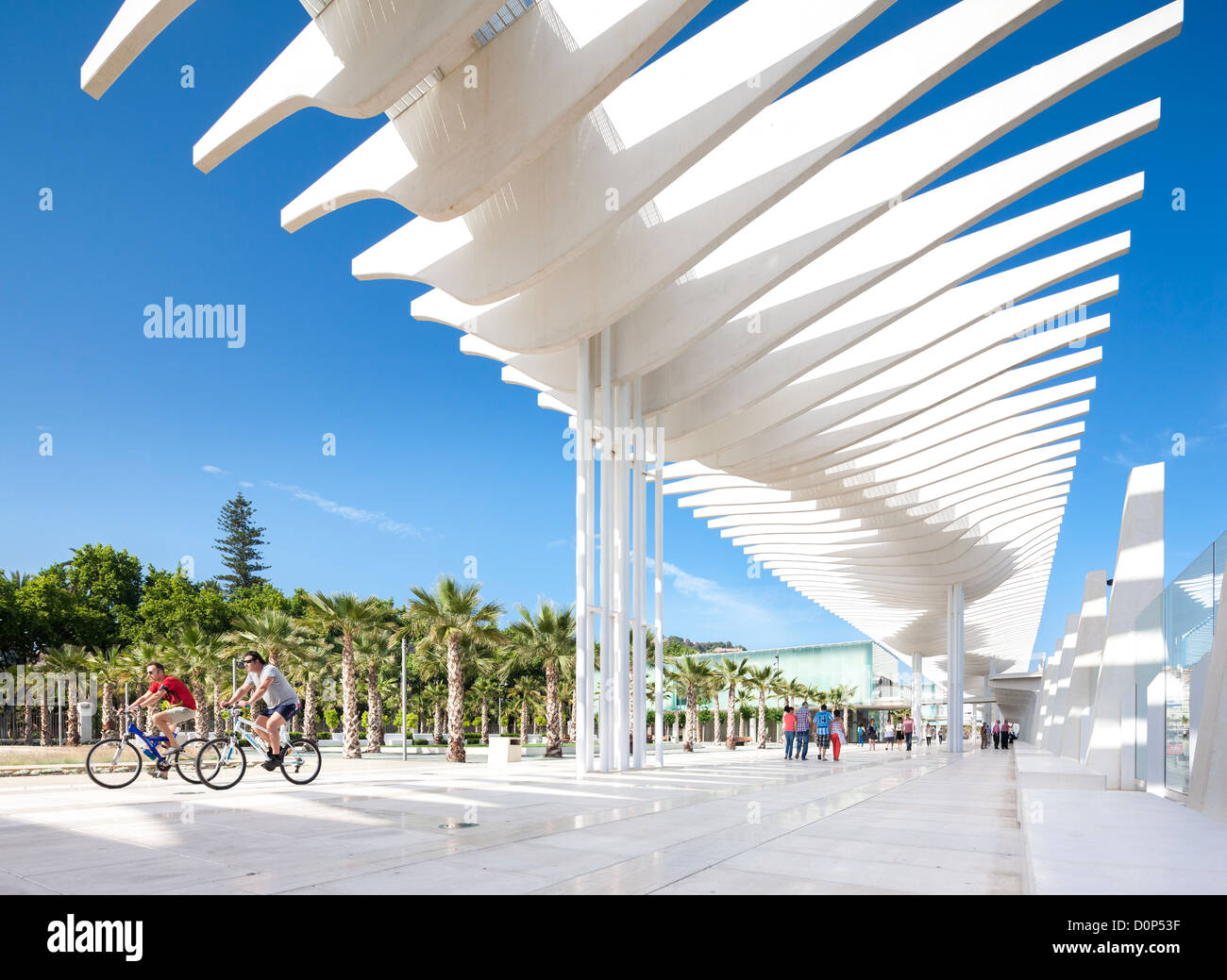 Nouveau terminal de croisière moderne Malaga Espagne. Port maritime harbour promenade boulevard El Palmeral de las Sorpresas. Deux quai 2. Banque D'Images