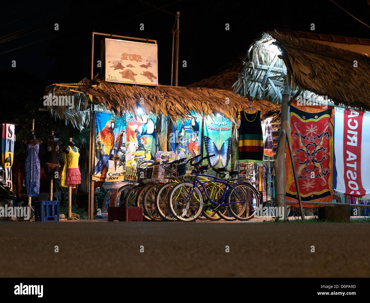 Boutique de souvenirs à Playa Cocles, Puerto Viejo de Talamanca, Costa Rica, Amérique Centrale Banque D'Images