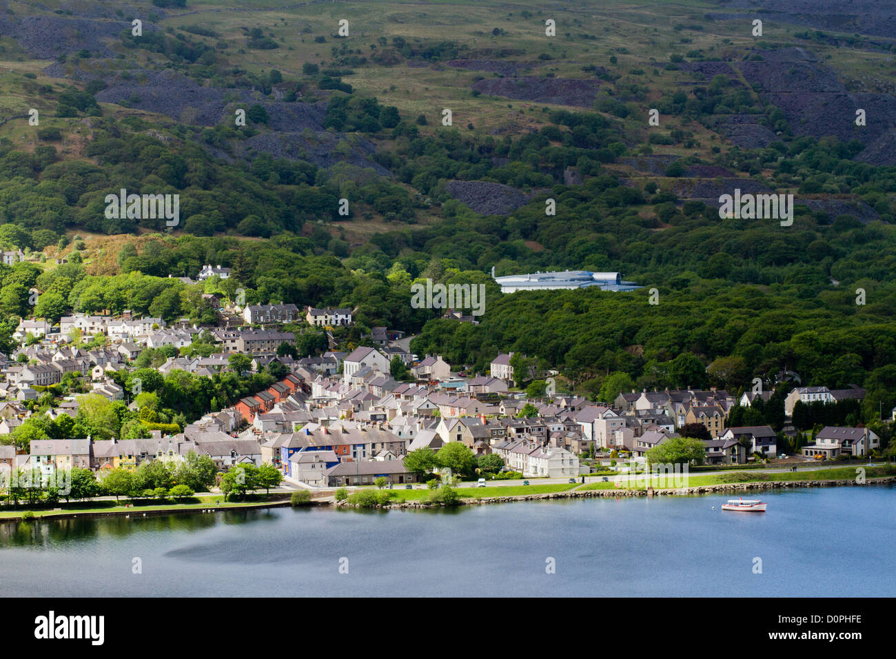 La ville de Caernarfon à Snowdonia, le Nord du Pays de Galles, Royaume-Uni, Europe Banque D'Images