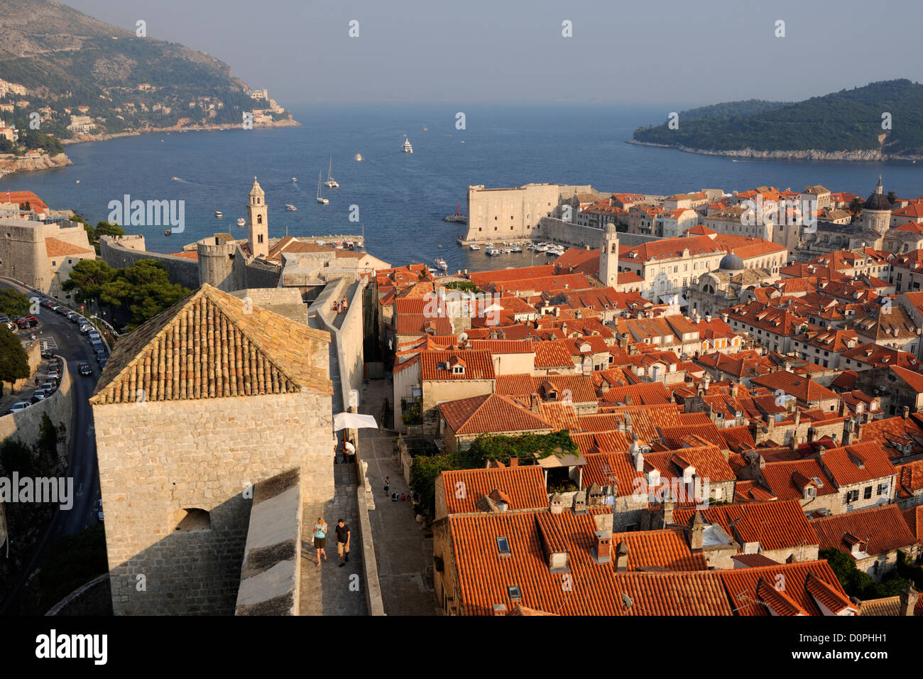 Croatie, Dubrovnik, remparts et ville Banque D'Images