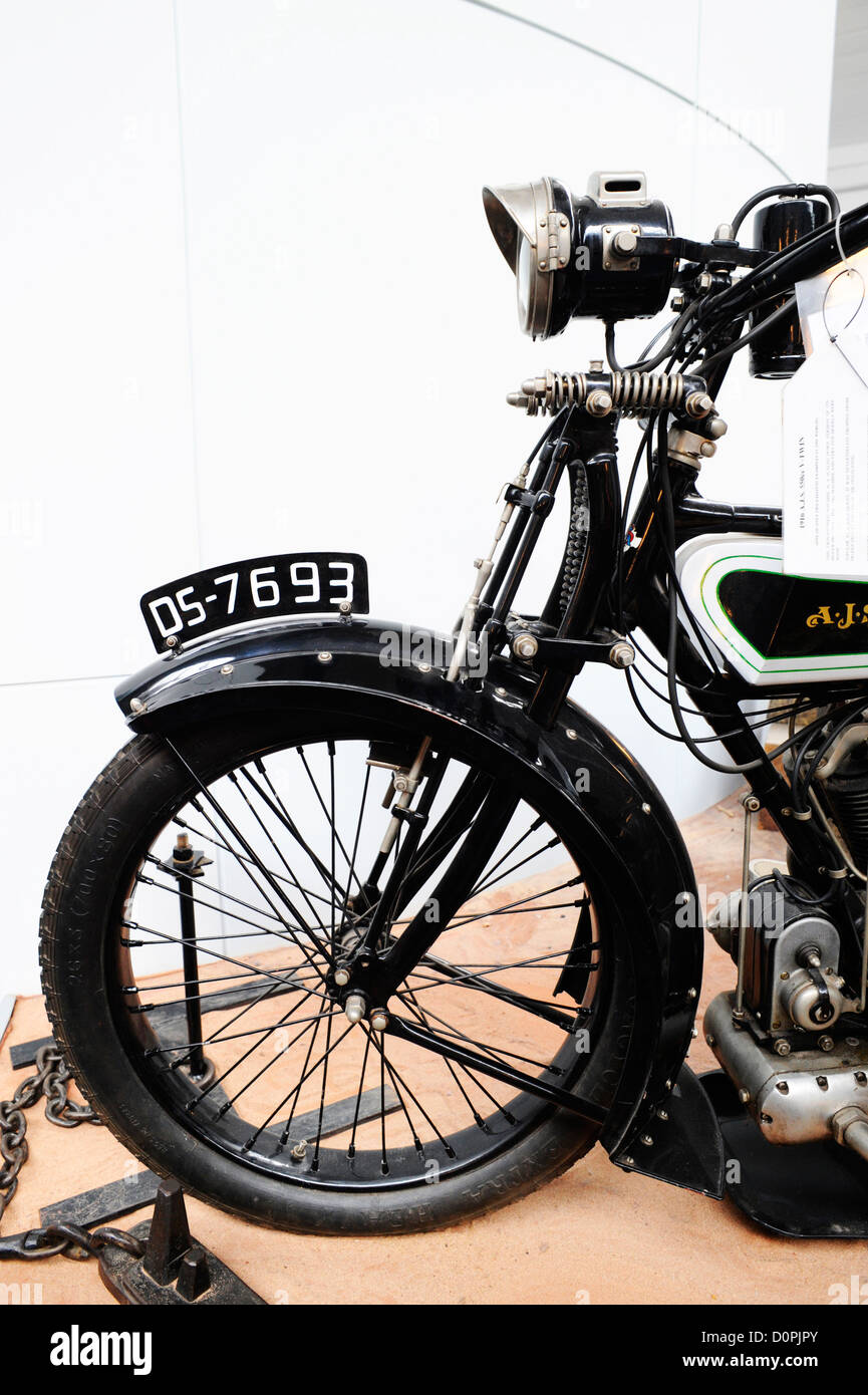 Un vintage SJA moto 550cc à la Black Country Living Museum Photo Stock -  Alamy