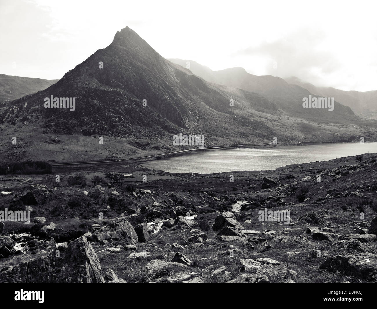 Tryfan et Llyn Ogwen en Galles Snowdonia Banque D'Images