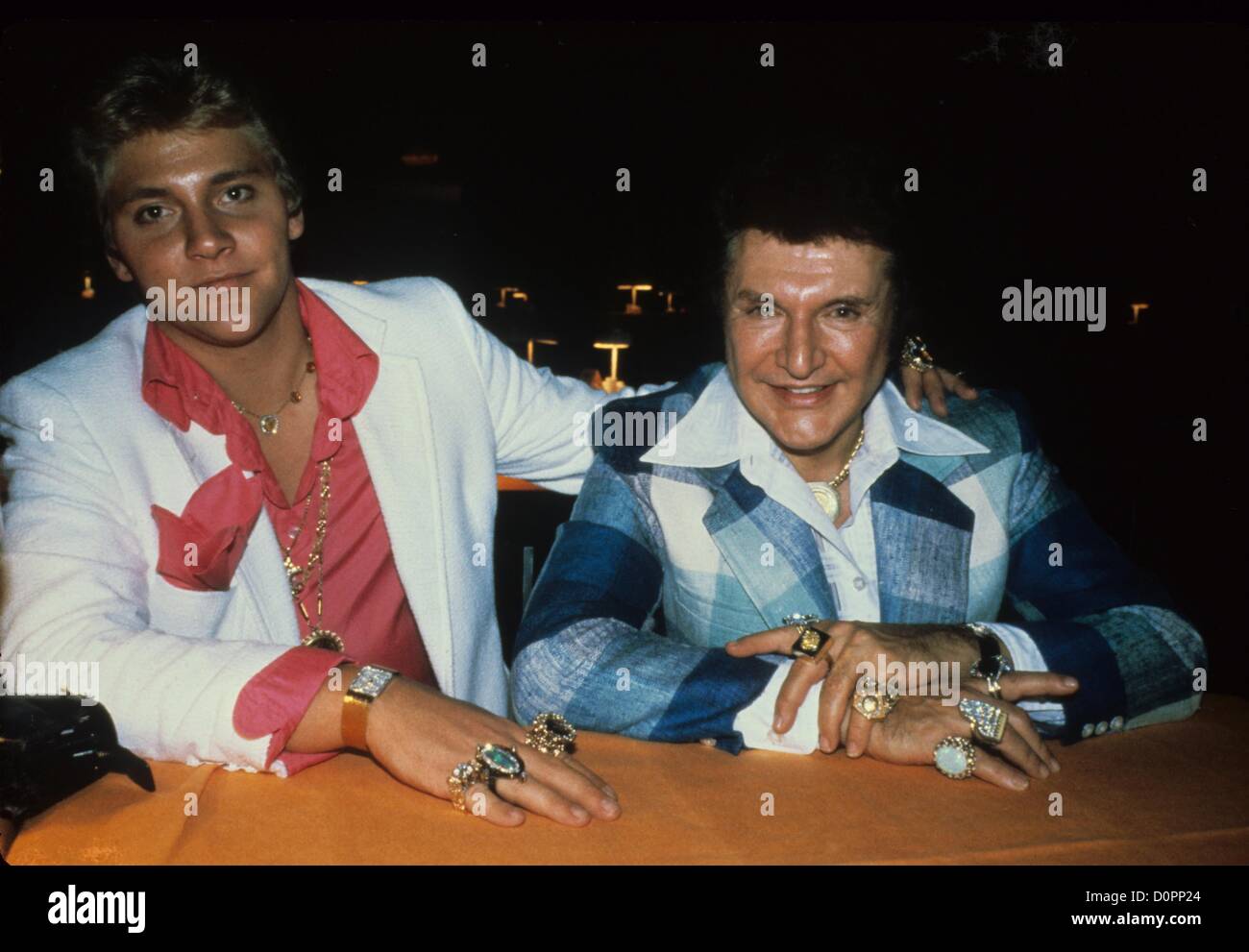SCOTT THORSON avec Liberace 1982.Fourni par Photos, inc.(Image Crédit : © Fourni par Globe Photos, Inc/Globe Photos/ZUMAPRESS.com) Banque D'Images